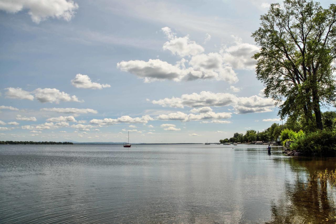 La Cache Du Lac Champlain Venise-en-Québec Esterno foto